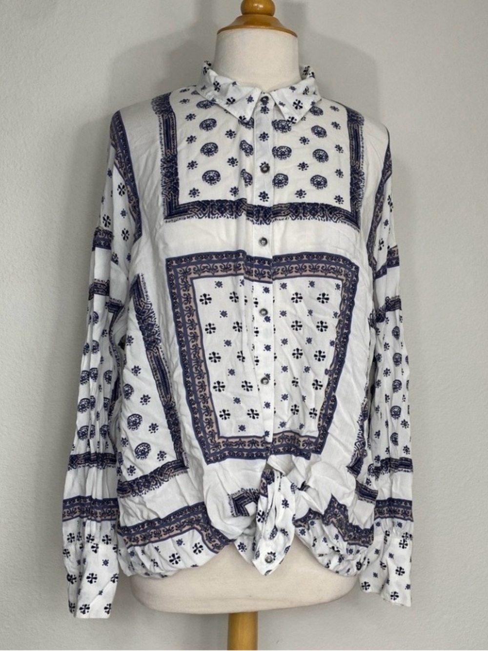 Free People Womens Cream Blue Mosaic Oversize Soft Button Shirt Size Medium Boho